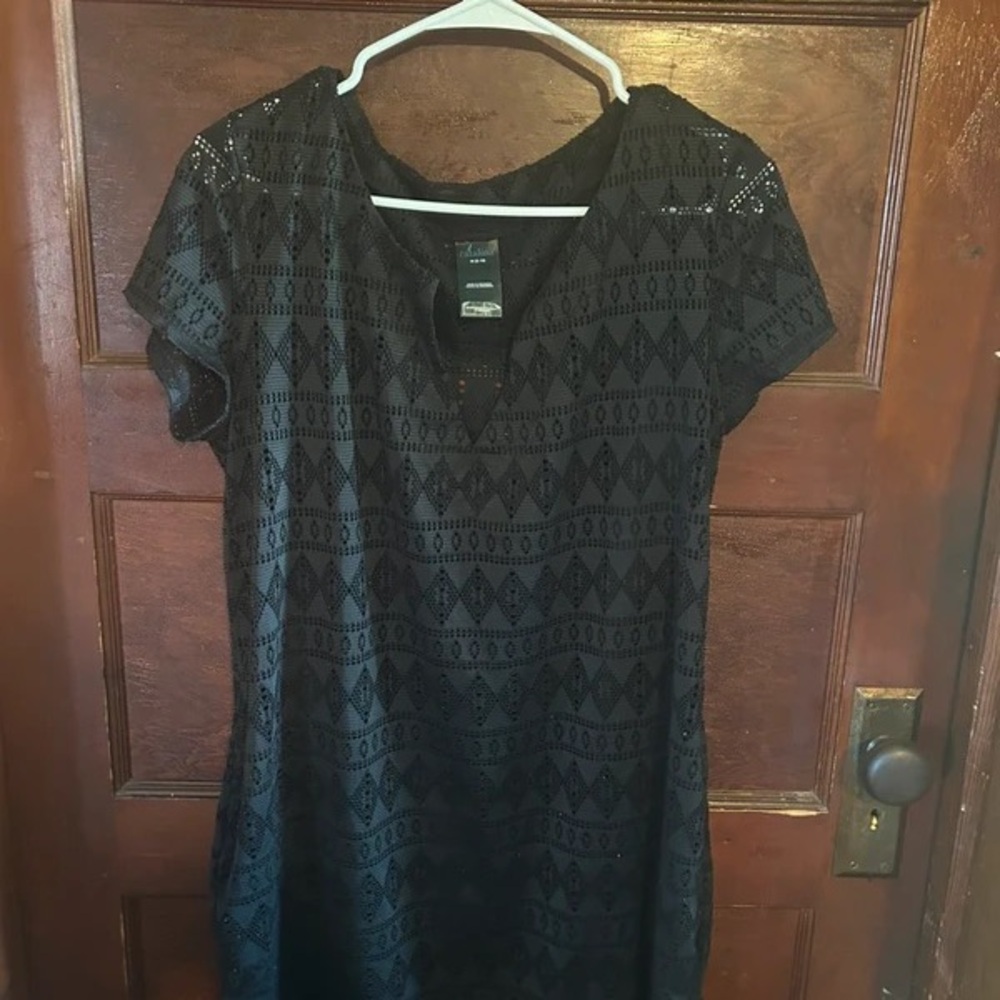 Catalina Black Short Sleeve Eyelet Tee